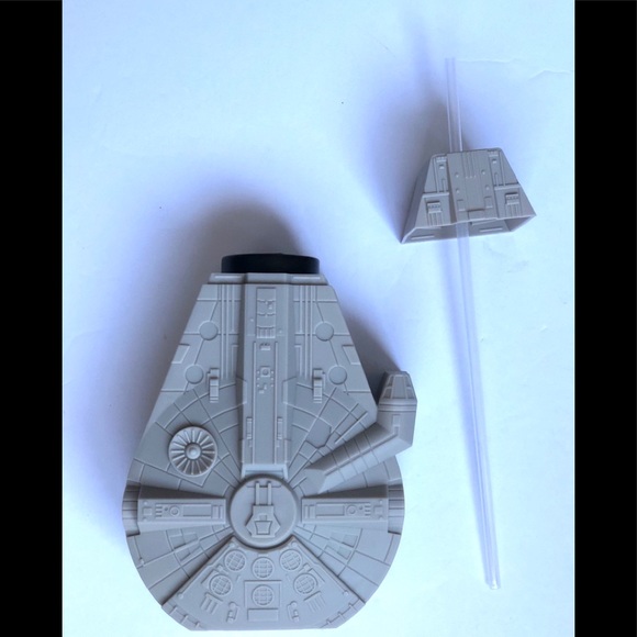 Star Wars Millennium Falcon Movie Promotion - Picture 3 of 3